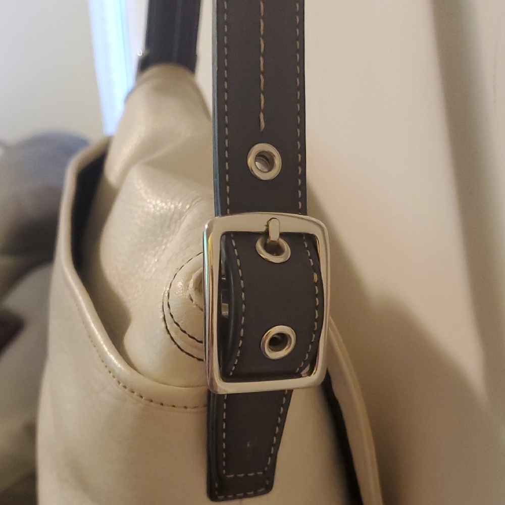 Coach Chelsea Chalk Leather Turnlock Shoulder Bag F13085 - Picture 9 of 11